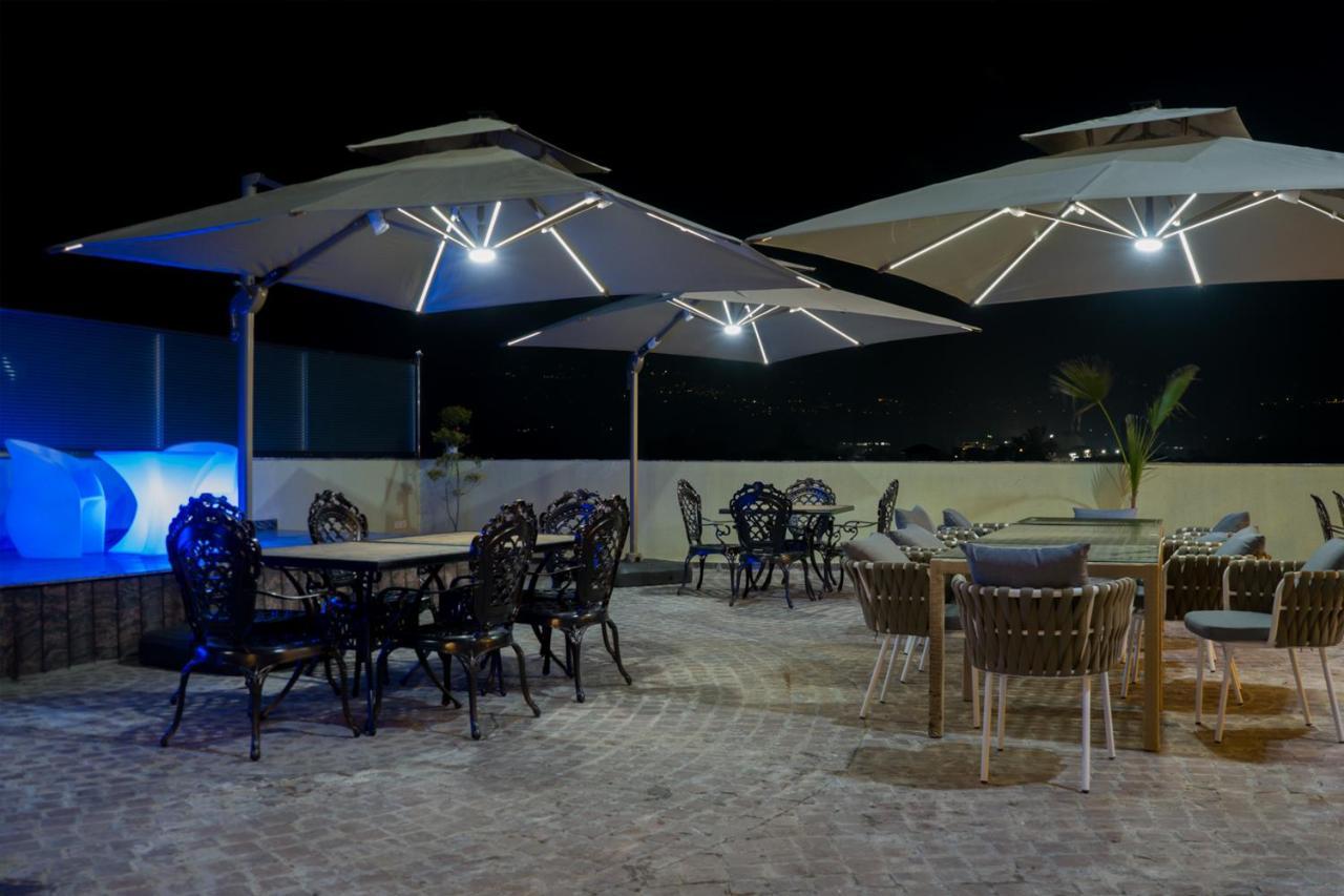 Clarks Inn Suites คางกรา ภายนอก รูปภาพ