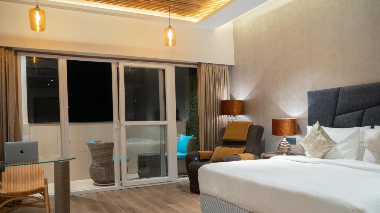Clarks Inn Suites คางกรา ภายนอก รูปภาพ