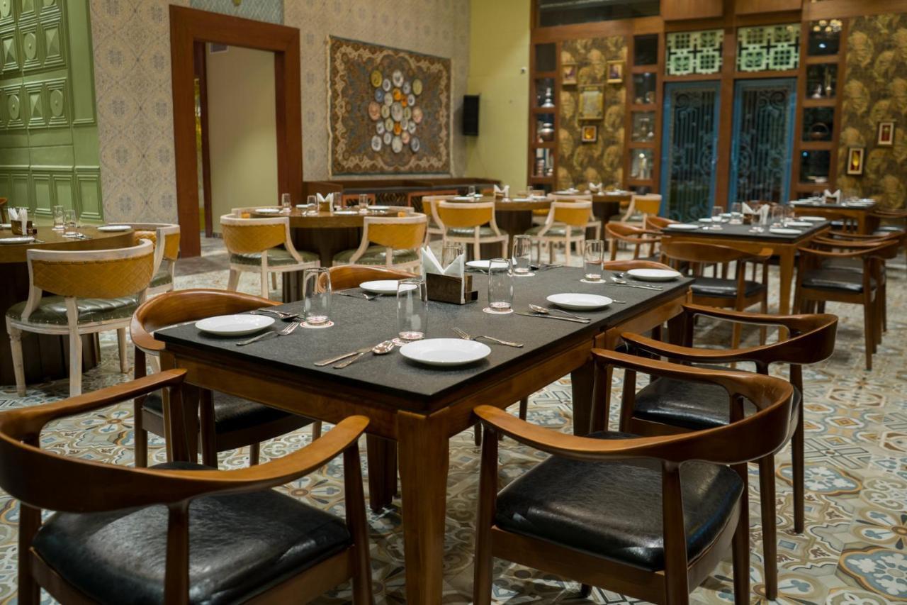 Clarks Inn Suites คางกรา ภายนอก รูปภาพ