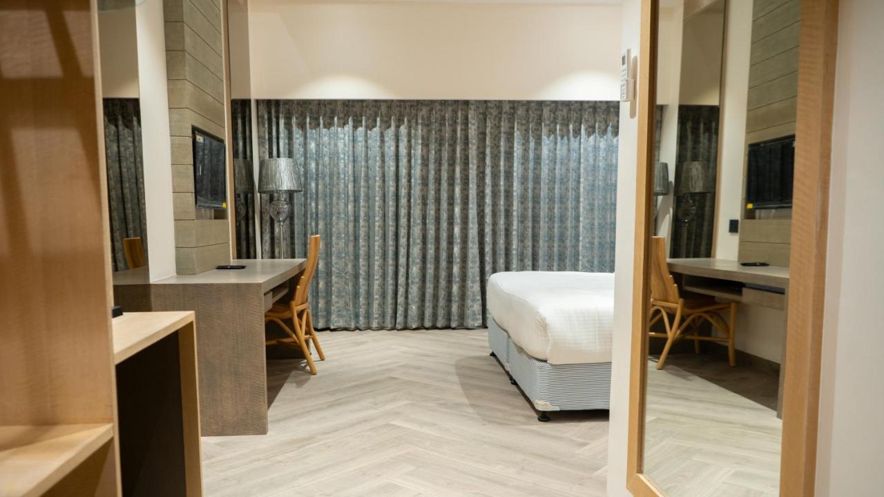 Clarks Inn Suites คางกรา ภายนอก รูปภาพ