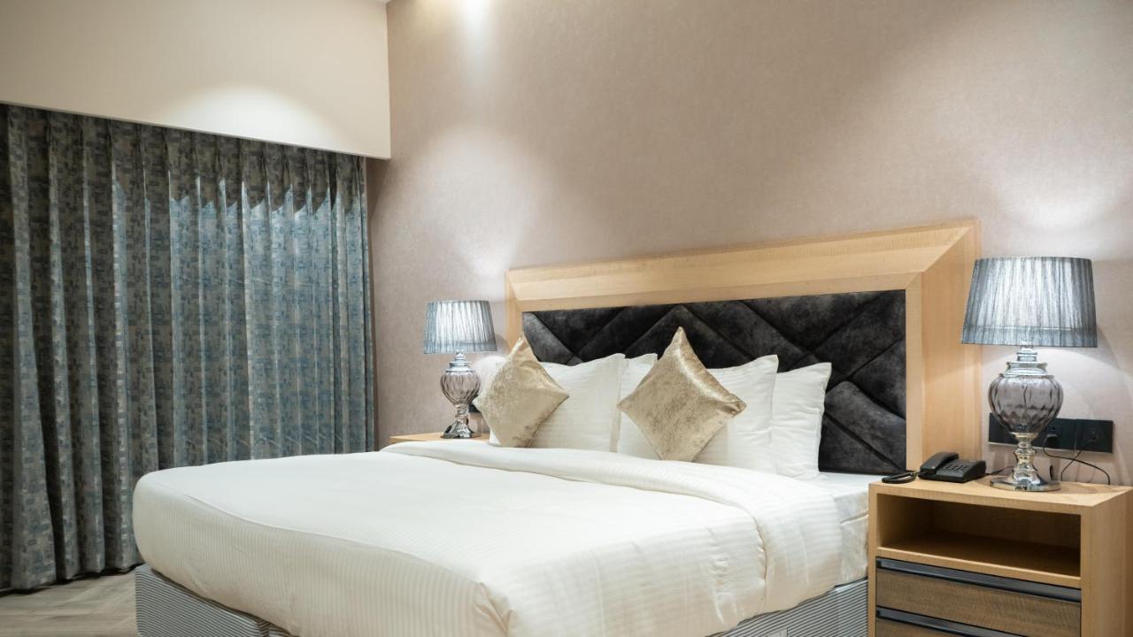Clarks Inn Suites คางกรา ภายนอก รูปภาพ